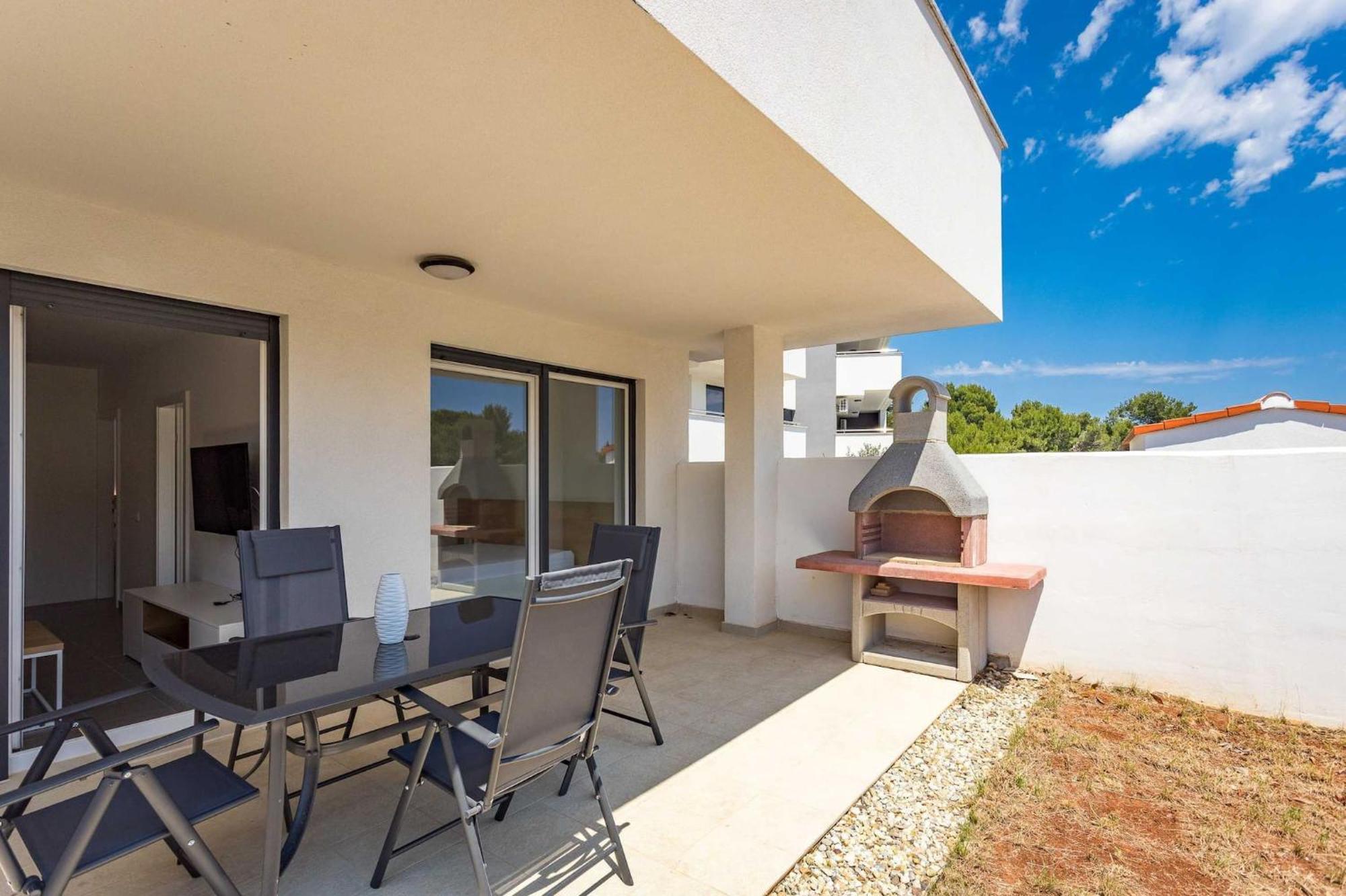 Apartments At Villa Frida Premantura Buitenkant foto